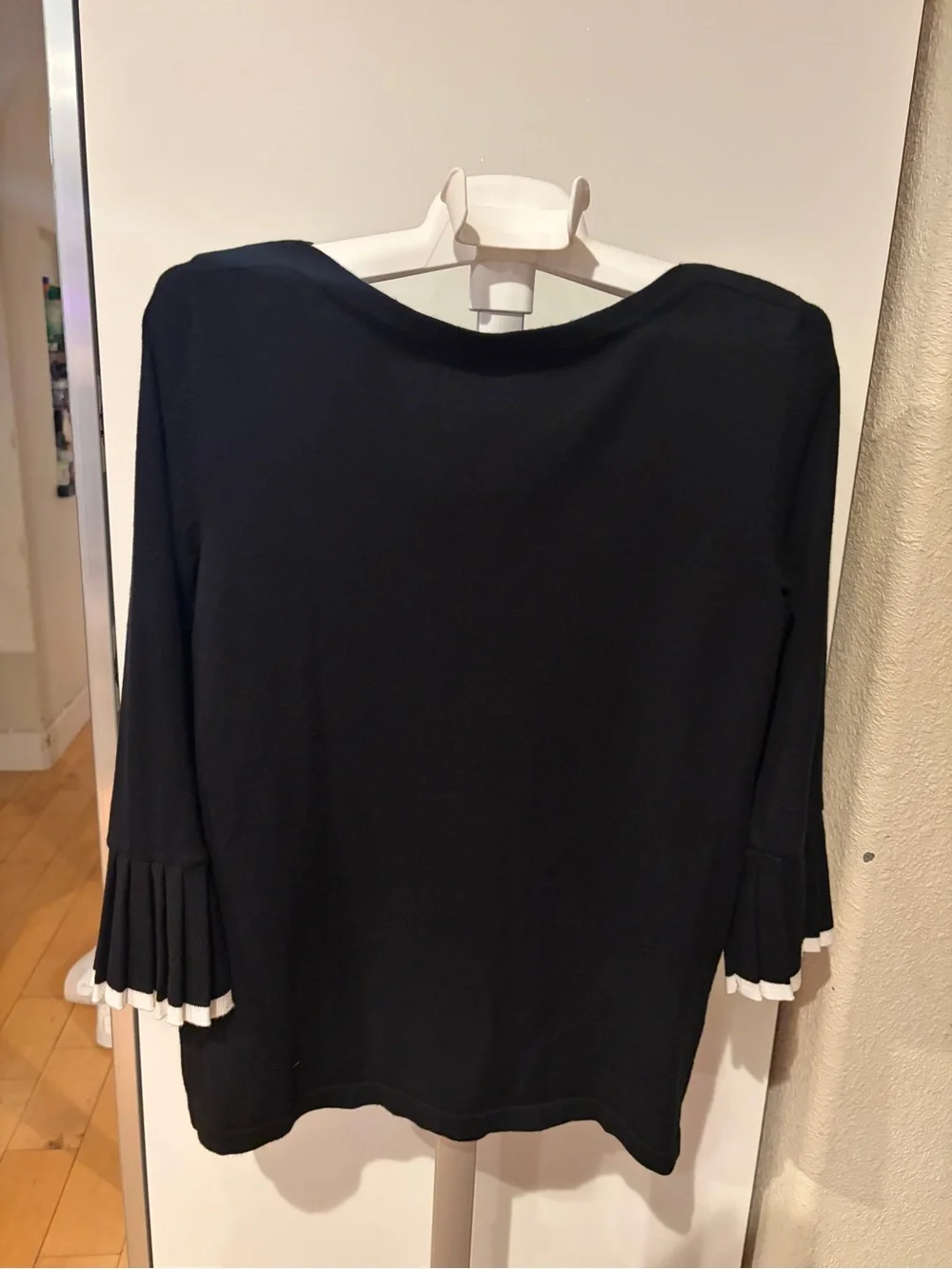 Cable & Gauge Black Long Sleeve Top with White Trimmed Pleated Cuffs